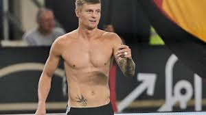 Toni kroos new tattoo july 2016 (left arm). Fur Toni Kroos Ist Es Schon Die Dritte Weltmeisterschaft Bei Der Er Mitspielt Wir Zeigen Bilder Des Weltklassespielers Berliner Morgenpost