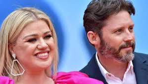 SIAPA FELICITY BLUNT? SEGALANYA TENTANG ISTRI STANLEY TUCCI