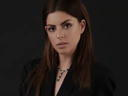 Isabel Burr sobre su evolución como actriz y sus iconos de estilo