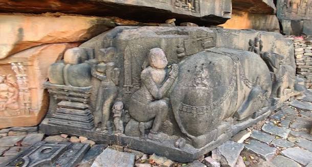 The post Chandella era Sculptures of the Ajaygarh Fort, Panna Forest, MP.