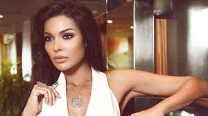 تصميم جديد للفنانة نادين نجيم. Nadine Nassib Njeim Talks About Her Wealth That Has Crossed A Billion Archyde
