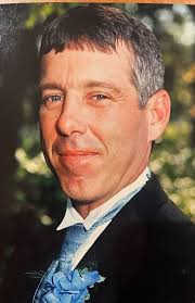 Robert Lance's Instagram, Twitter & Facebook