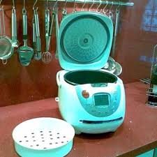 .un robot de cocina imágenes de stock en hd y millones de otras fotos, ilustraciones y vectores en stock libres de regalías en la colección de shutterstock. Robot De Cocina Lady Master Robot Aspirador
