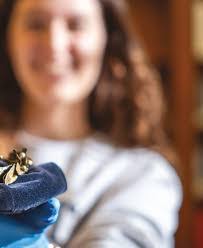 Laurie Weisman's Instagram, Twitter & Facebook