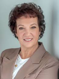 Upwardly Mobile: Vicki DeLorenzo Maria College is pleased to welcome