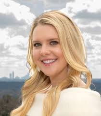 Tess Edwards's Instagram, Twitter & Facebook