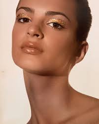13 Year Old Emrata One Of My First Shoots Ever I Was Nervous And Thought It Was So Fancy They Put Gold Leaf On My Ey Emily Ratajkowski Emily Glamour Modeling