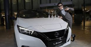 Berat rasanya sukar diluahkan bernafas ragu menghembus pilu perasaan ini tergantung sepi. Showbiz Tergantung Sepi Singer Haqiem Rusli Is Abpbh33 Most Popular Artiste