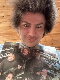 Any other bands doing this kind of techno? : r/KGATLW