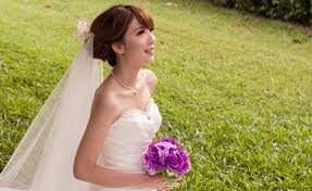 Abiti da sposa romantici, classici o moderni, abiti da sposa lunghi o corti, bianchi o colorati. Le Cinesi Sognano L Abito Bianco
