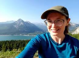 Julie Siemens's Instagram, Twitter & Facebook