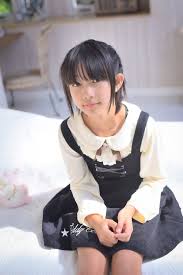pin on 女の子 ポーズ