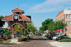 The Entrance To A Quaint Shopping District In Downtown Winter Garden Florida Full Of Shops And Cafes The Histori Winter Garden Florida Winter Garden Florida