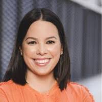 Jessica Muns's Instagram, Twitter & Facebook