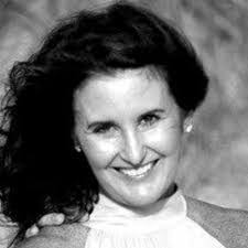 Sarah Linnell's Instagram, Twitter & Facebook