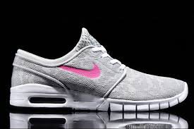 With its own pro skate team, led by paul rodriguez, nike produces a line of trainers and apparel in refreshed colourways. Nike Sb Stefan Janoski Max Grey Pink Sneakernews Com