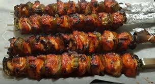Ces Brochettes De Poulet Marinees Sont Un Vrai Delice Rotisserie Chicken Recipes Rotisserie Chicken Recipes Leftover Grilled Chicken Recipes