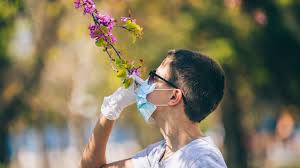 The smells vary from person to person but are usually unpleasant, such as burnt toast, metallic, or chemical smells. Coronavirus Rhinologist Explains How Covid 19 Affects Smell And Sufferers Describe Their Symptoms Uk News Sky News