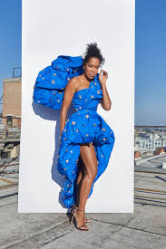 Regina rene king (born january 15, 1971) is an american actress and television director. Regina King Auctions Schiaparelli Looks To Support Obama Foundation
