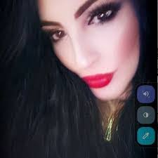 Lisa Watkinson's Instagram, Twitter & Facebook