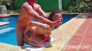 ale markov me rompe el culo al aire libre en la pileta y me garcha los pies