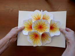 Place the folded flower stack inside of the opened card as shown. How To Make A Bouquet Flower Pop Up Card Karten Basteln Blumen Pop Up Karte Basteln Basteln Mit Papier Diy