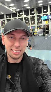 who lives in a large las vegas house?