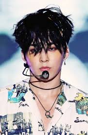 Here at the beginning of the mv we see xiu and suho drop the pills into those weird blue drinks. Xiumin Xiumin Kokobop Explore Tumblr Posts And Blogs Tumgir