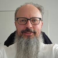 How to treat salespeople like builders