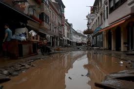 Germany has recently experienced extreme weather conditions with long periods of drought and unusually harsh winters with vast amounts of snow, even in urban areas. 2kisccfuummw1m