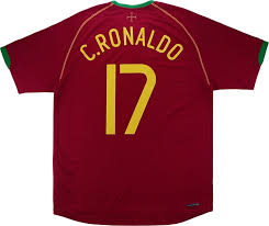 Portugal 2010/2012 home football shirt jersey nike #7 ronaldo size s adult. 2006 08 Portugal Home Shirt C Ronaldo 17 Very Good L Classic Retro Vintage Football Shirts