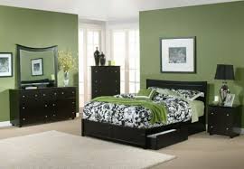Besoin d'inspiration pour le design et la décoration chambre à coucher ? Deco Chambre Parentale 50 Idees Inspirantes Green Bedroom Walls Bedroom Paint Colors Master Green Master Bedroom