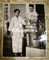 .kolej tunku kurshiah, seremban head count puan tengku azuan binti tengku mohamed pengetua cemerlang kolej tunku kurshiah, seremban. Utusan Buku Tuanku Abdul Rahman Ibni Almarhum Tuanku Facebook