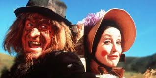 The adjective that describes the 'aunt sally' who is a target for insults or criticism is unfortunate.the adjective that describes the game 'aunt sally' is misogynist. Una Stubbs Dies Aged 84 News British Comedy Guide