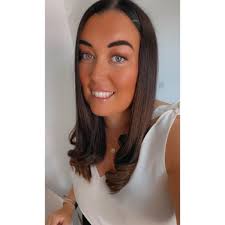 Hello can anyone recommend any dog sitters? Preferably someone who just has  one dog at a time, thank you