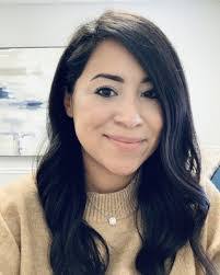 Jenifer Gray's Instagram, Twitter & Facebook