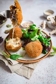 Boulettes De Risotto Arancini Au Mont D Or Recette Risotto Boulette Recette Risotto