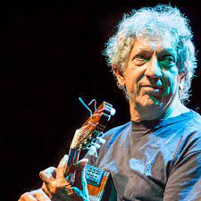 Eugenio bennato was born on march 16, 1948 in naples, campania, italy. Eugenio Bennato Biografia