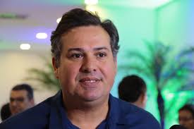 Samuel Dias: "Como grupo que paralisa o comércio da cidade coloca candidato  a prefeito?"