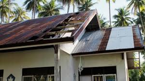 Namun jika anda tetap ingin menggunakan asbes jenis ini untuk atap rumah sebenarnya juga tidak masalah. Atap Seng Rumah Warga Rusak Terkena Gas Belerang Sumur Panas Bumi Tribunnews Com Mobile