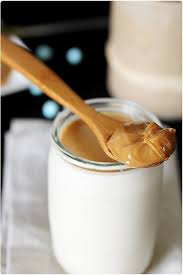 Il Fallait Bien Que Ma Confiture De Lait Passe Par La Case Yaourt Un Test Reussi Car Les Yaourts Sont O Confiture De Lait Recettes De Cuisine Recette Yaourt