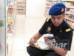 Kesukaran orang ramai mendapatkan bekalan topeng muka akibat kekurangan bekalan, menimbulkan banyak kontroversi dalam pelbagai aspek. Pantau Premis Jual Topeng Muka Elak Manipulasi Harga