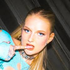 Who produced “SUPERSTAR” by Lilyisthatyou?