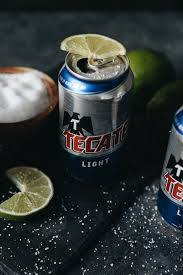 Take Your Beer To The Next Level This Holiday Season By Adding A Dash Or Two Of Hot Sauce Pinch Of Salt And A L Fotos De Cervezas Receta De Michelada Cerveza