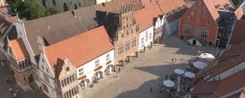 Mit aktuell 2.176 eigenen genossenschaftswohnungen und 3.087 mitgliedern (stand 01.01.2021) ist die wohnbau seit mehr als. Rathaus Der Alten Hansestadt Lemgo