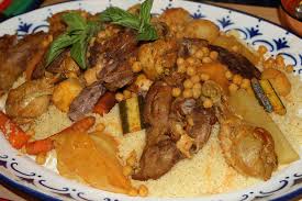 Eplucher les carottes et les navets, coupez les en tronçons de 6 à 8 cm et coupez encore en 2. Couscous Royal Youtube