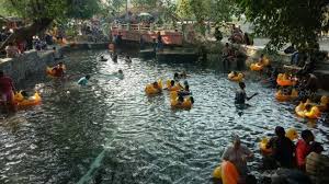 Menikmati Segar Dan Beningnya Pemandian Mata Air Sodong