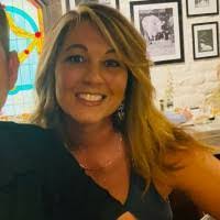 Renee Fraley's Instagram, Twitter & Facebook