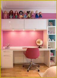 It is beautifully designed with images. Meninas Adoram O Rosa Mas Aqui Tamb M Alguns Detalhes Em Azul Deram Um Toque Especial Nesse Quarto Childrens Bedrooms Design Study Room Design Home Room Design