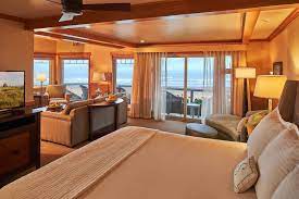 Oceanfront Corner Suite Stephanie Inn Oceanfront Hotel In Cannon Beach Oregon Oceanfront Cannon Beach Hotels Room